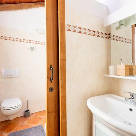 Le Nid Des Rouges Gorges Verrayes